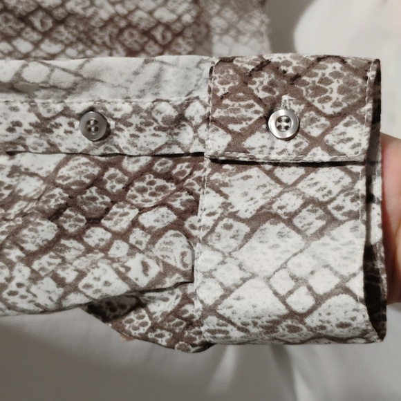 NWOT Apt. 9 Button Up Snakeskin Print Hi Lo Blouse Sz.S Oversized - Picture 7 of 11